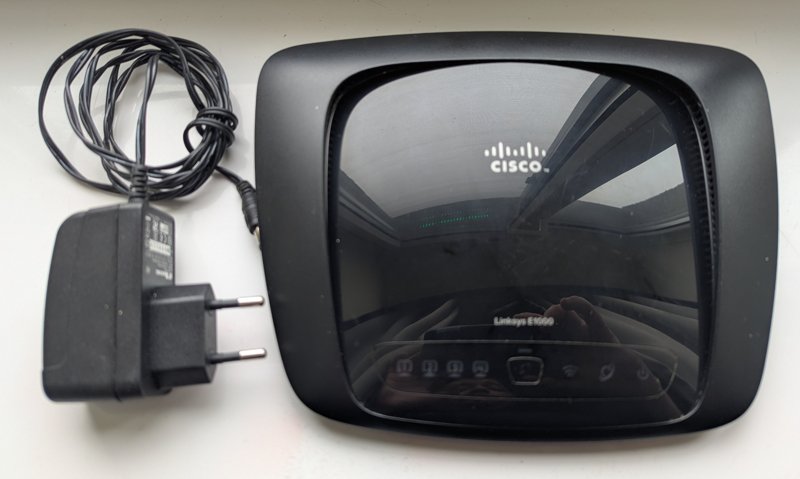 Router Cisco Linksys E1000 v2 WIFI