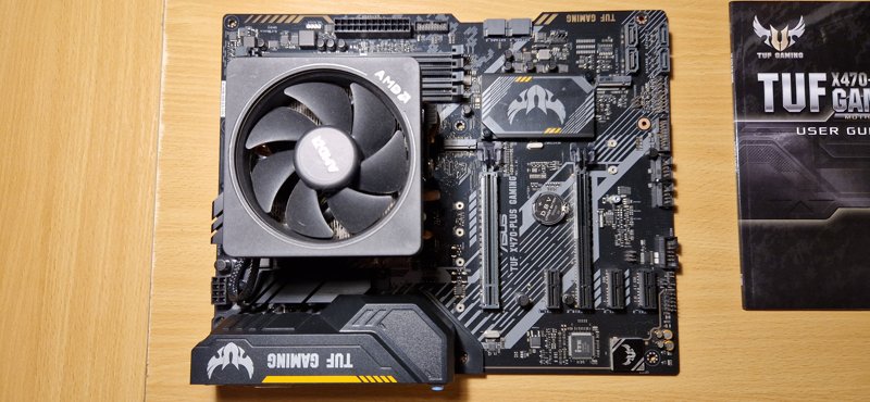 Placa baza ASUS TUF Gaming X470-Plus AM4 + AMD Ryzen 7 2700 + Wraith Max